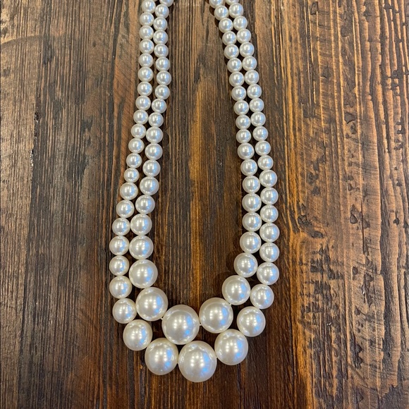 Set of 2 Vintage Pearl Necklaces - Picture 2 of 3